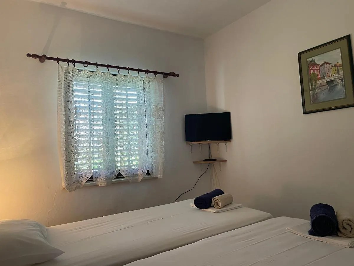 Apartmani Mikulic Ližnjan Lägenhet