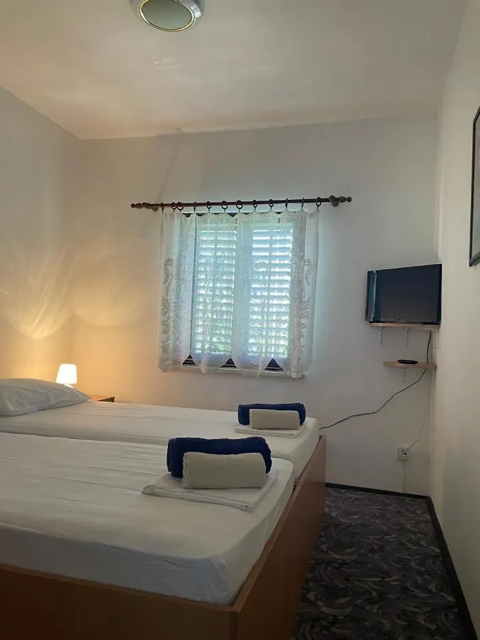 Apartment Apartmani Mikulic Liznjan Croatia